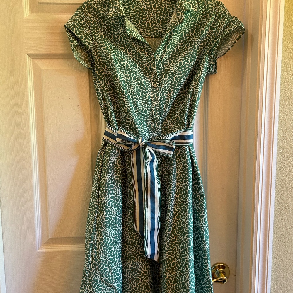 Floral button up short sleeve shirt dress with contrasting ribbon belt